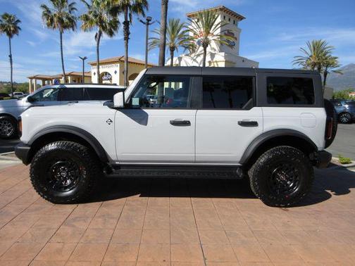 Avalanche Gray 2026 Ford Bronco Outer Banks