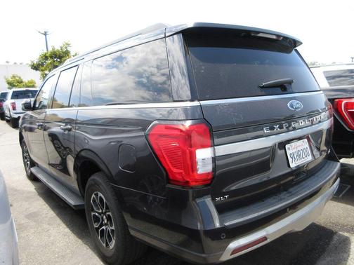 Dark Matter Gray Metallic 2024 Ford Expedition Max XLT