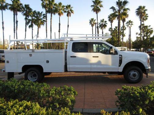 Oxford White 2026 Ford F-350 XL