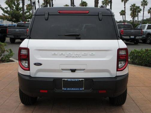Oxford White 2022 Ford Bronco Sport Outer Banks