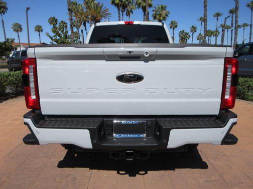 Avalanche 2026 Ford F-250 Lariat