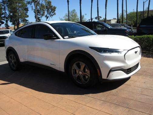 2023 Ford Mustang Mach-E SELECT