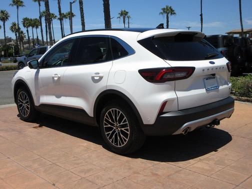 White Metallic 2024 Ford Escape PHEV SE