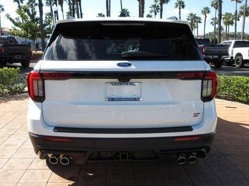 Star White Metallic Tri-Coat 2026 Ford Explorer ST