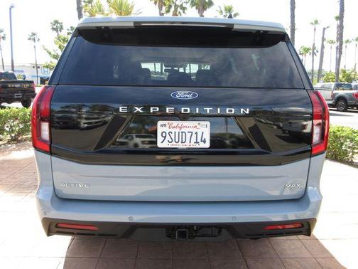 Gray Metallic 2025 Ford Expedition Max Active 4x2