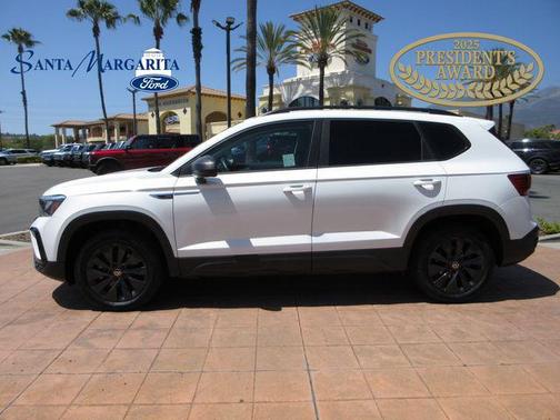 Pure White 2022 Volkswagen Taos 1.5T S