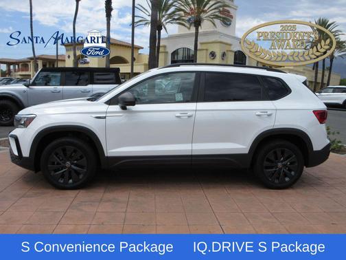 Pure White 2022 Volkswagen Taos 1.5T S