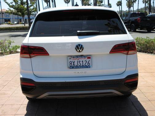 Pure White 2022 Volkswagen Taos 1.5T S