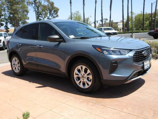 Vapor Blue Metallic 2025 Ford Escape Active