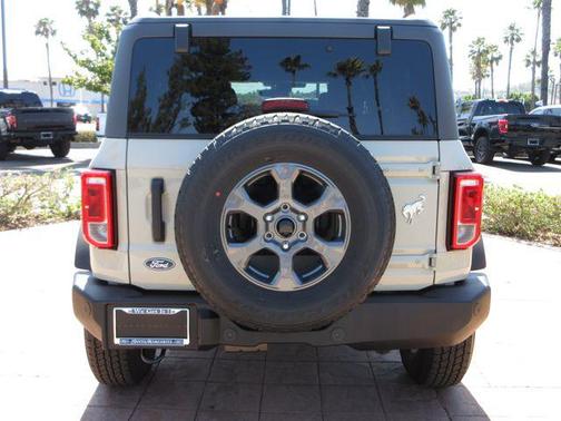 Desert Sand 2026 Ford Bronco Big Bend