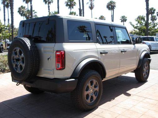 Desert Sand 2026 Ford Bronco Big Bend
