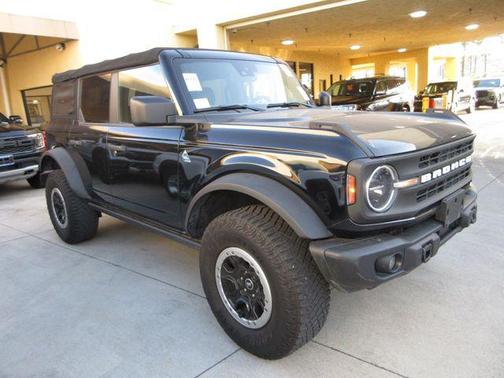 Shadow Black 2022 Ford Bronco Black Diamond