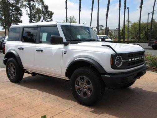 Oxford White 2026 Ford Bronco Big Bend