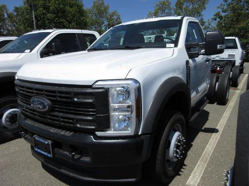 Oxford White 2025 Ford F-450 XL Truck