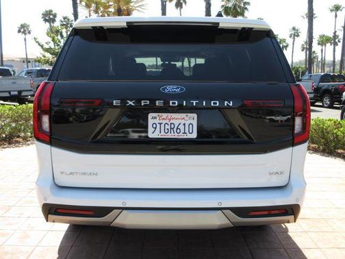Oxford White 2025 Ford Expedition Max Platinum