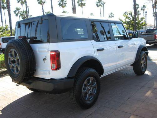 Oxford White 2026 Ford Bronco Big Bend