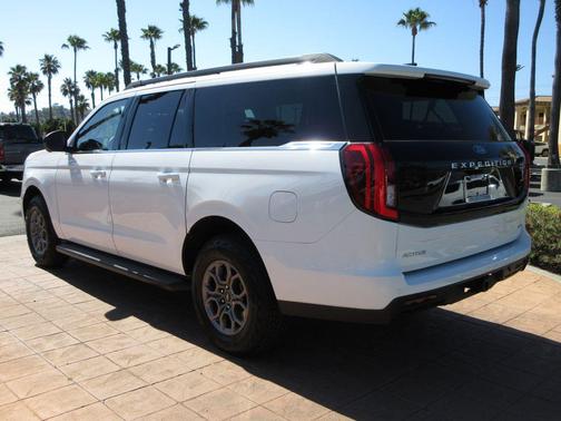 Oxford White 2025 Ford Expedition Max Active 4x2