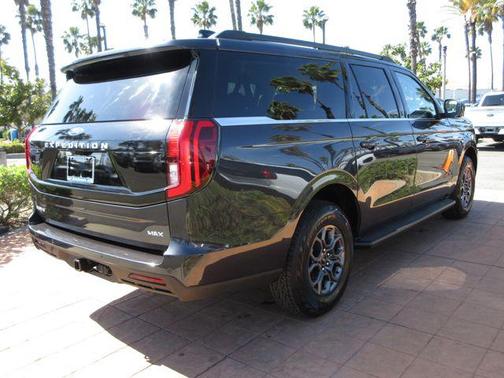 Dark Matter Gray Metallic 2025 Ford Expedition Max Active 4x2