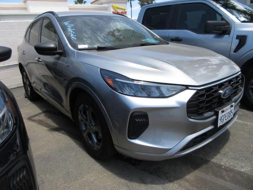 Silver Metallic 2023 Ford Escape ST-Line