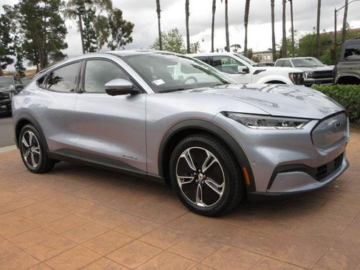 Grabber Blue Metallic 2022 Ford Mustang Mach-E Select