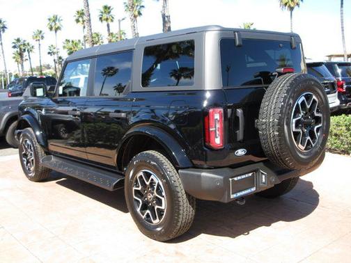 Shadow Black 2026 Ford Bronco Outer Banks