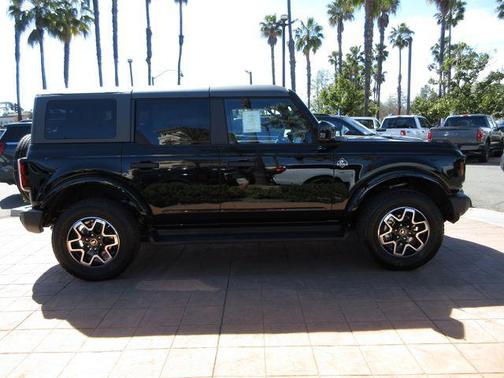 Shadow Black 2026 Ford Bronco Outer Banks