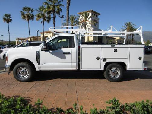 Oxford White 2026 Ford F-250 XL