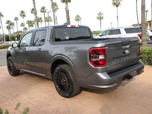 Carbonized Gray Metallic 2026 Ford Maverick Lobo Standard