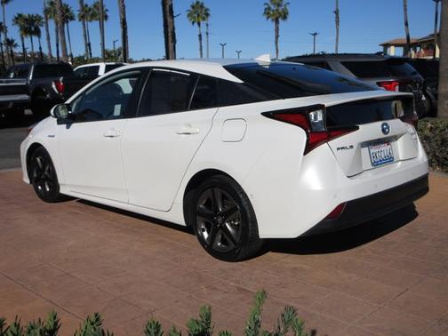 2019 Toyota Prius XLE