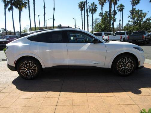 Star White Metallic Tri-Coat 2026 Ford Mustang Mach-E Premium