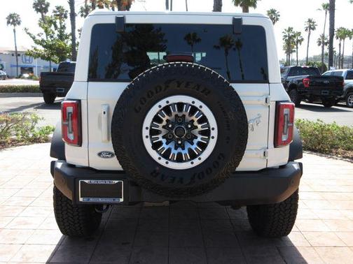 Wimbledon White 2026 Ford Bronco Outer Banks