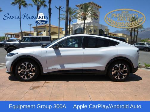 Space White Metallic 2023 Ford Mustang Mach-E Premium