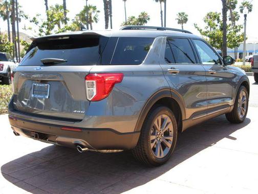 Carbonized Gray Metallic 2023 Ford Explorer XLT