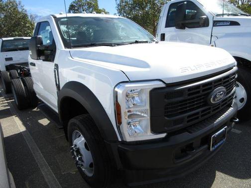 Oxford White 2025 Ford F-450 XL