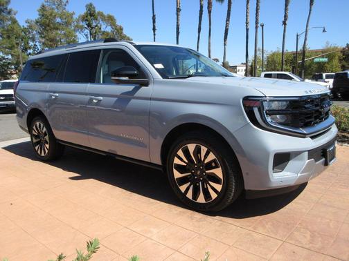 Glacier Gray Metallic TriCoat 2025 Ford Expedition Max Platinum