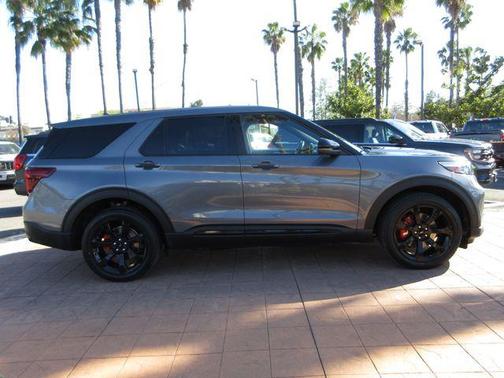 Carbonized Gray Metallic 2022 Ford Explorer ST