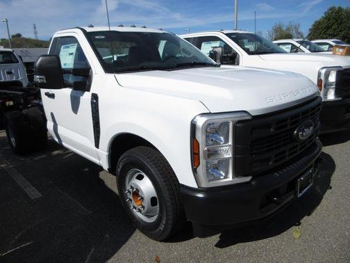 Oxford White 2026 Ford F-350 XL