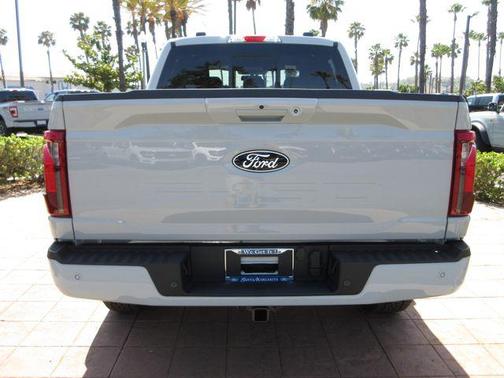 Avalanche 2026 Ford F-150 XLT