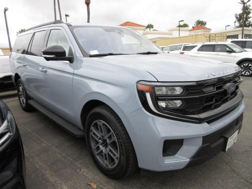 Glacier Gray Metallic TriCoat 2025 Ford Expedition Max Active