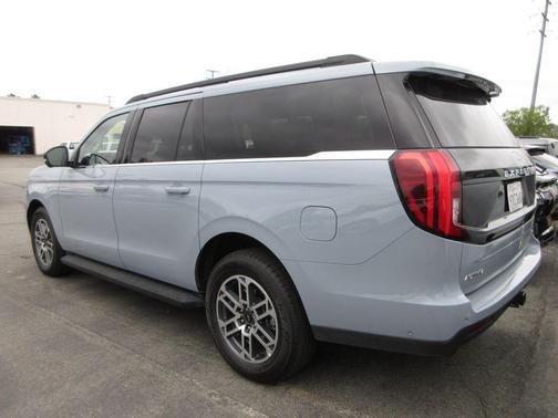 Glacier Gray Metallic TriCoat 2025 Ford Expedition Max Active