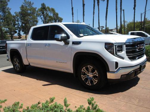 Summit White 2025 GMC Sierra 1500 SLT