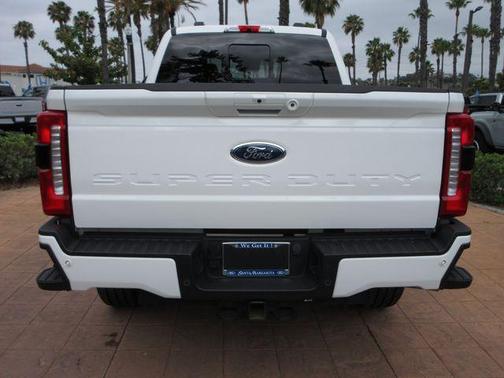 Star White Metallic Tri-Coat 2024 Ford F-250 Lariat