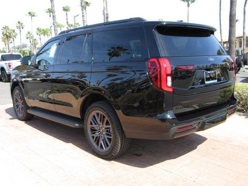 Agate Black Metallic 2026 Ford Expedition Platinum
