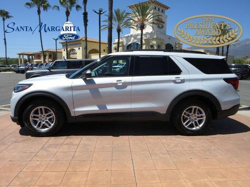 Space White Metallic 2026 Ford Explorer Active