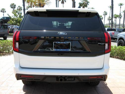 Star White Metallic Tri-Coat 2026 Ford Expedition Tremor