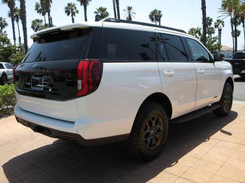 Star White Metallic Tri-Coat 2026 Ford Expedition Tremor