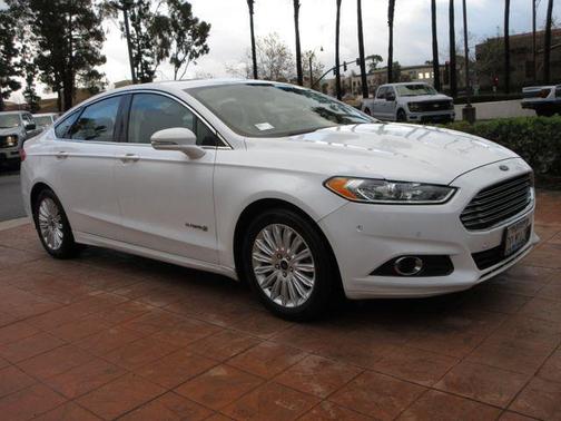2016 Ford Fusion Hybrid SE