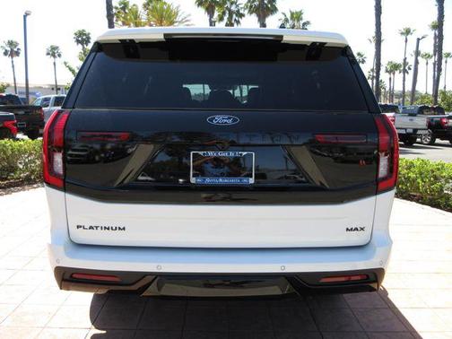 Star White Metallic Tri-Coat 2026 Ford Expedition Max Platinum