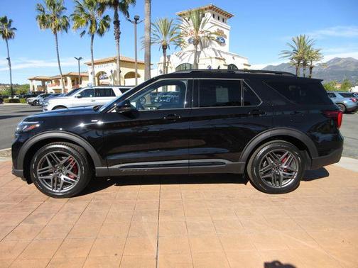 Agate Black Metallic 2026 Ford Explorer ST-Line