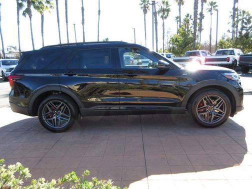 Agate Black Metallic 2026 Ford Explorer ST-Line